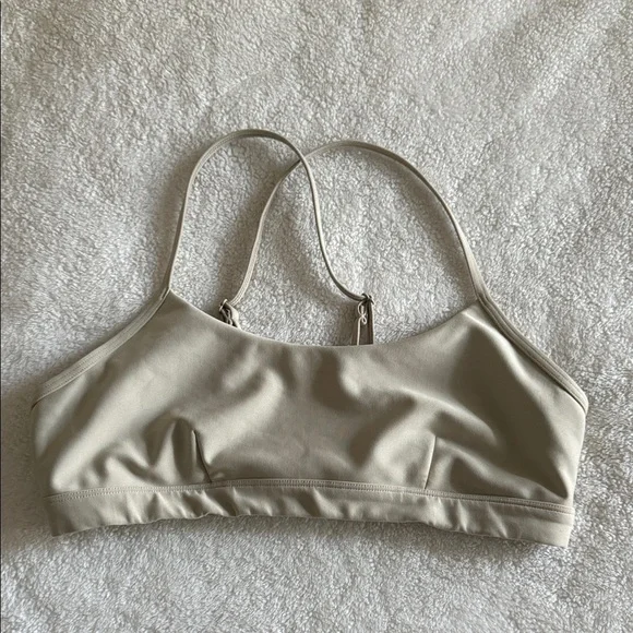 Alo Airlift intrigue bra - Picture 2 of 4